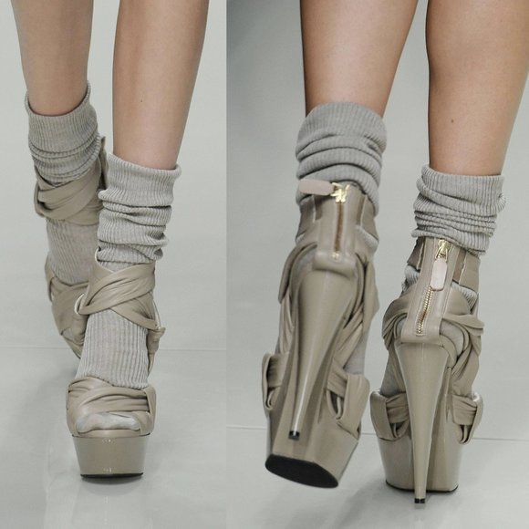 Burberry Prorsum SS/10 Runway Taupe Leather Platform Sandals - Picture 1 of 10
